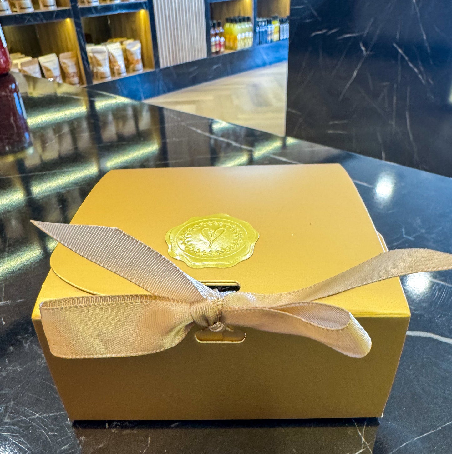 Hediyelik bayram / Eid cadeau gouden doos met strik